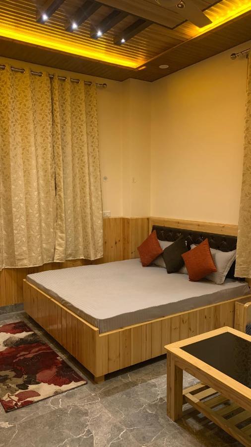 Tulip Flowing River View Hotel. Shamshi 外观 照片