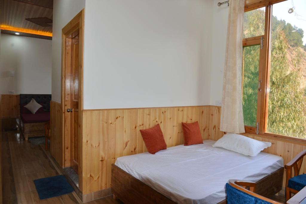 Tulip Flowing River View Hotel. Shamshi 外观 照片