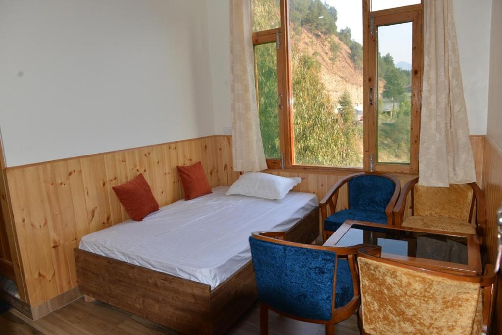 Tulip Flowing River View Hotel. Shamshi 外观 照片