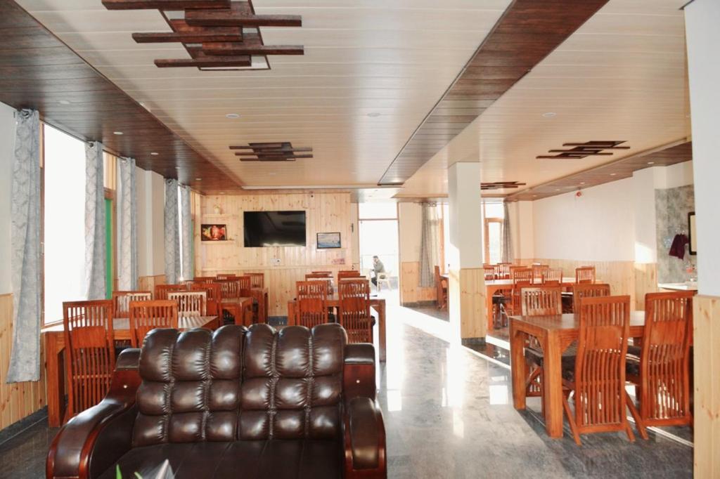 Tulip Flowing River View Hotel. Shamshi 外观 照片